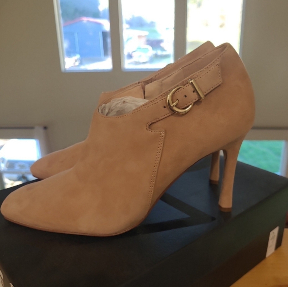 NWT 27 Edit Suade Penny Sq Toe Ankle Booties tan suade SZ 9.5 W 3.5" Heel Career